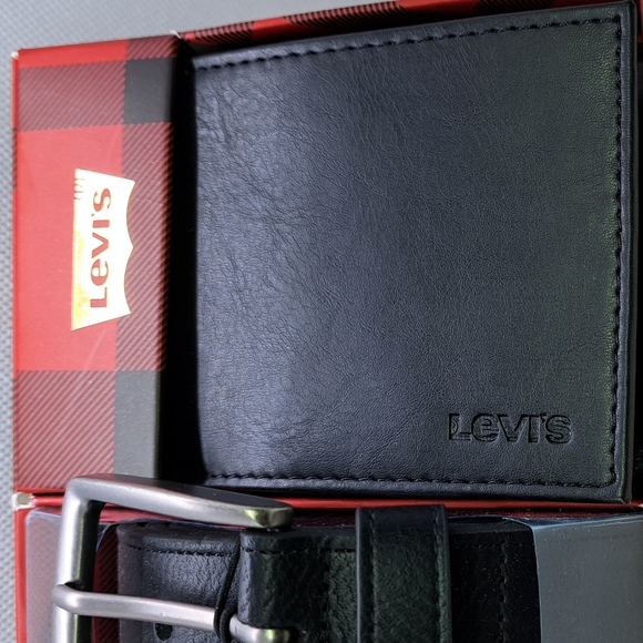 Levi's Leather Black RFID Bi-Fold Wallet and Adjustable Belt Set XLarge Men's - Picture 3 of 10